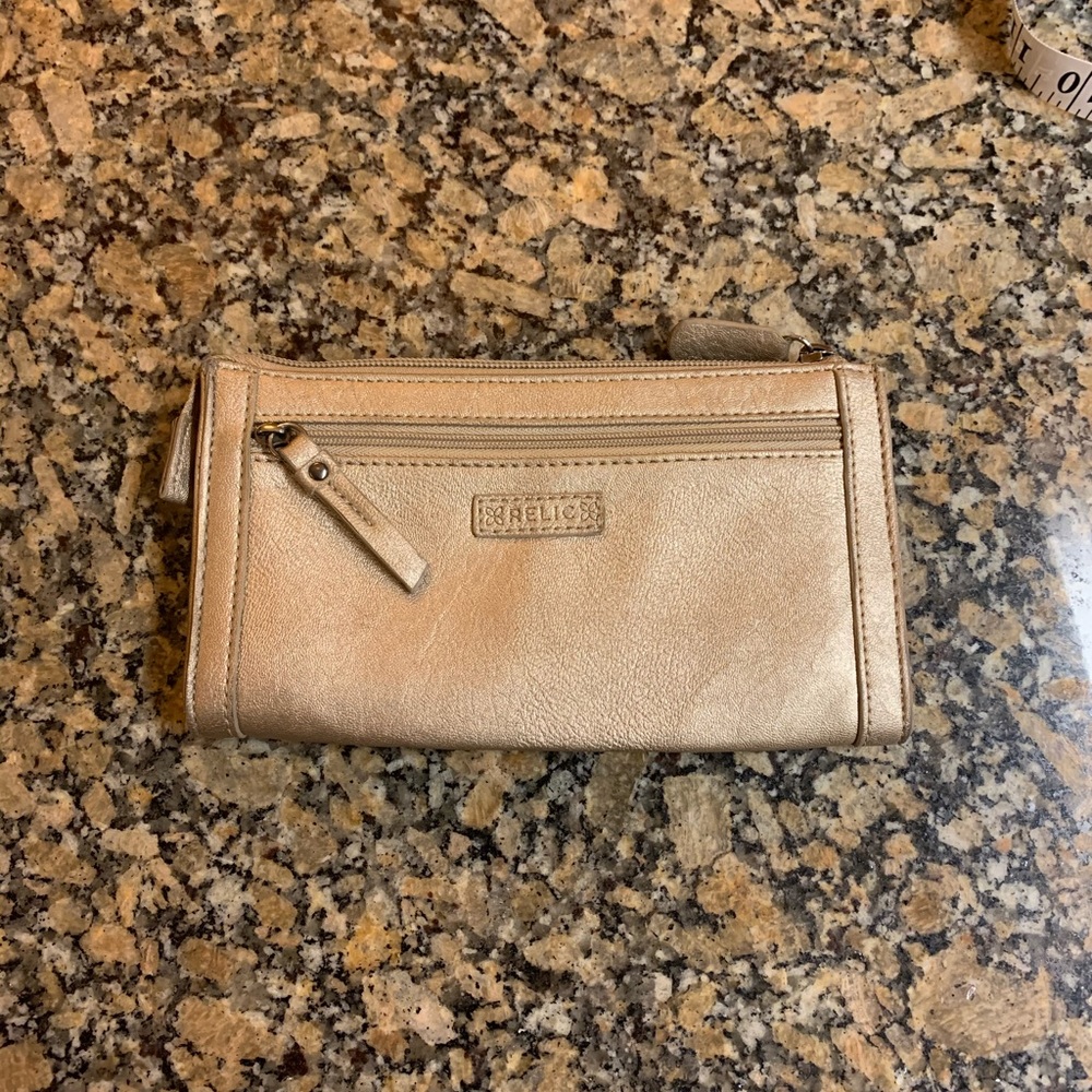 Fossil Relic Wallet - Picture 2 of 6